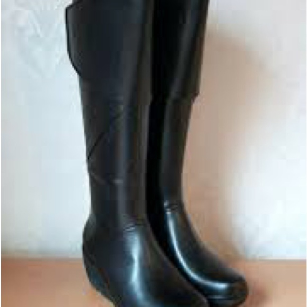 New in Box Clarks Sleek Black Over the Knee Boots